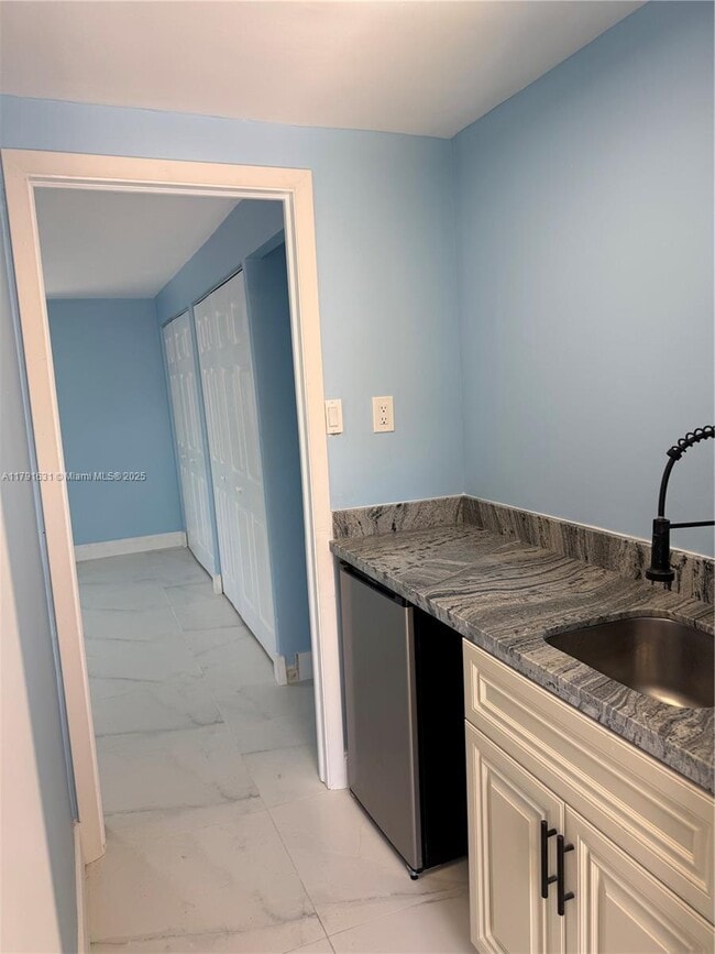 Foto del edificio - 530 NW 116th Terrace