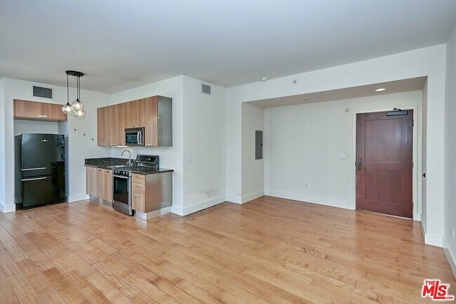 Foto del edificio - 460 S Spring St
