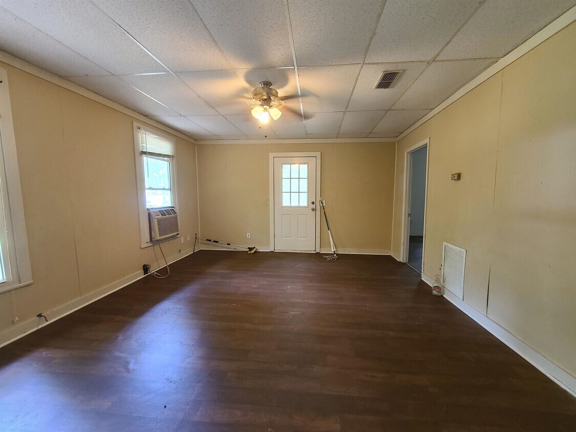 Foto del edificio - 11211 US-19