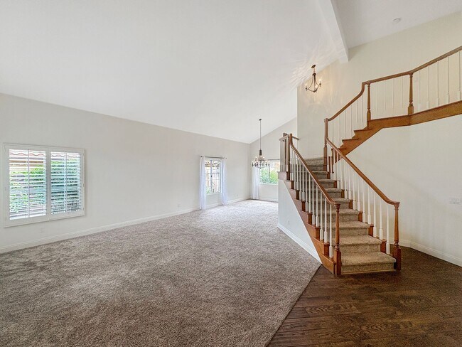 Foto del edificio - Elegant Poway Home with High Ceilings, Poo...