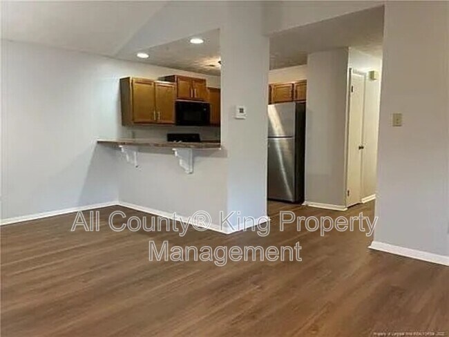 Building Photo - 1866 Tryon Dr
