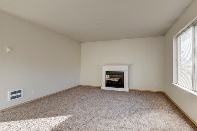 Foto del edificio - Two Bedroom Two Bathroom Condo in Summerwind