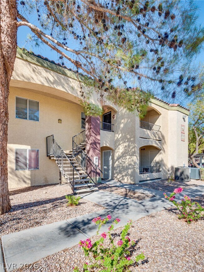Building Photo - 7885 W Flamingo Rd