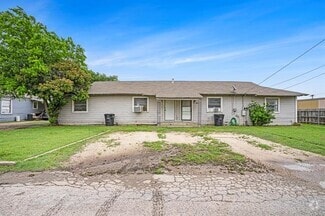 Building Photo - 1708 Redwood Dr