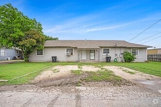 Building Photo - 1708 Redwood Dr
