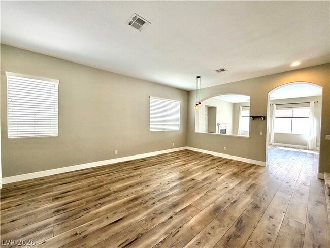 Building Photo - 7919 Quiet Canyon St