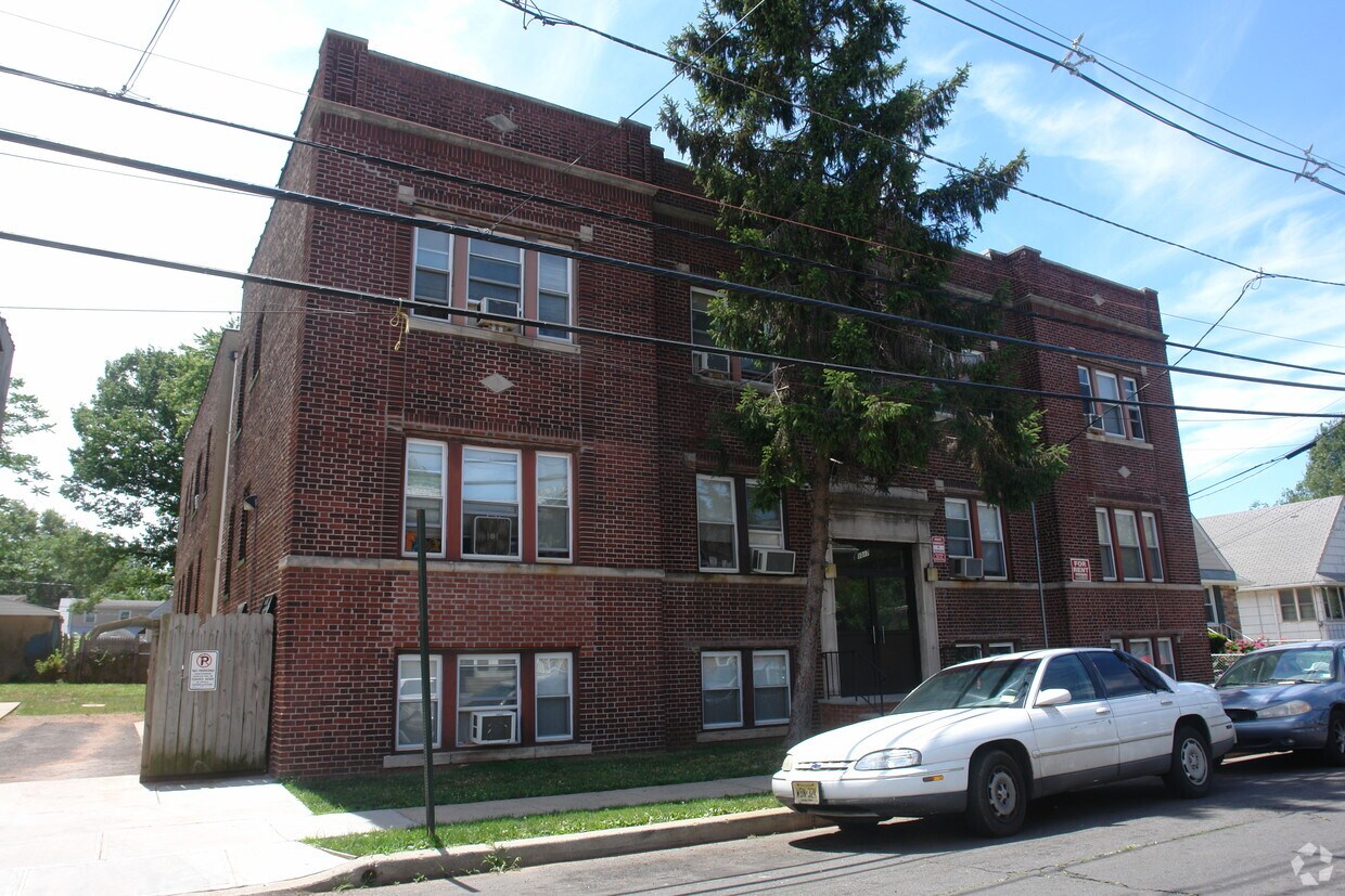 Building Photo - 1017 Chandler Ave