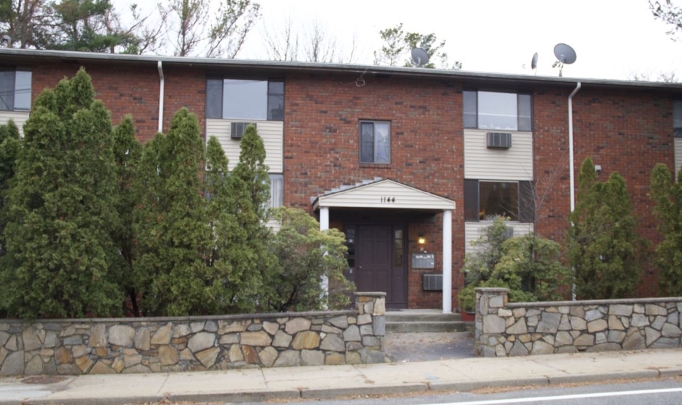 Primary Photo - 1144 Douglas Ave