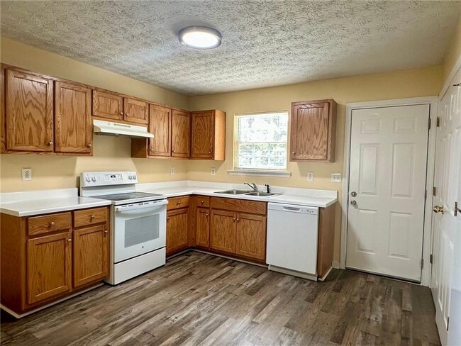 Building Photo - 655 Baron Dr