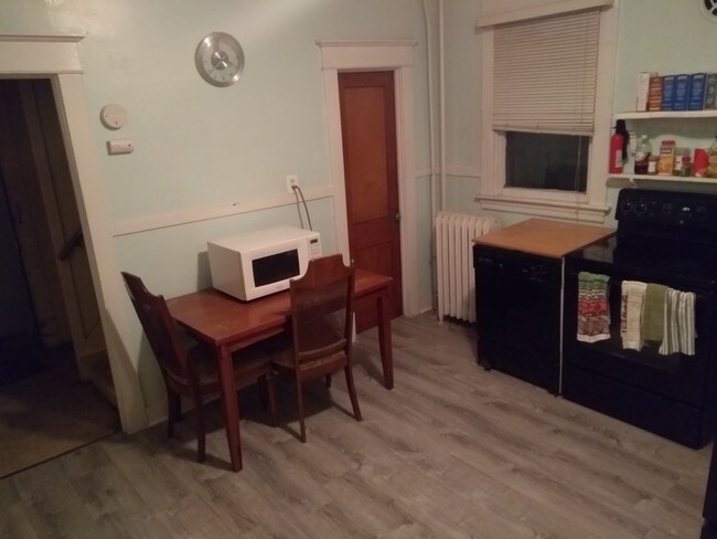 Foto del edificio - 408 Manning Blvd