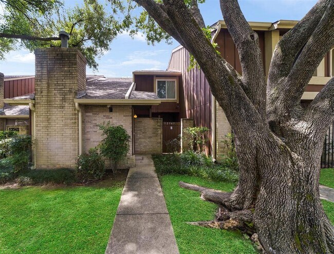 Foto del edificio - 12545 Wellington Park Dr