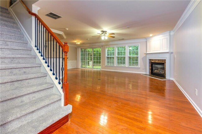 Building Photo - 291 Balaban Cir