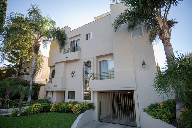 Foto del edificio - 4759 Kester Ave
