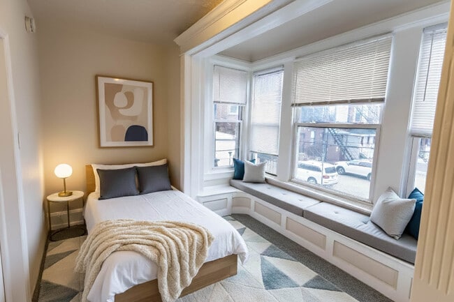 Building Photo - 4014 Spruce St