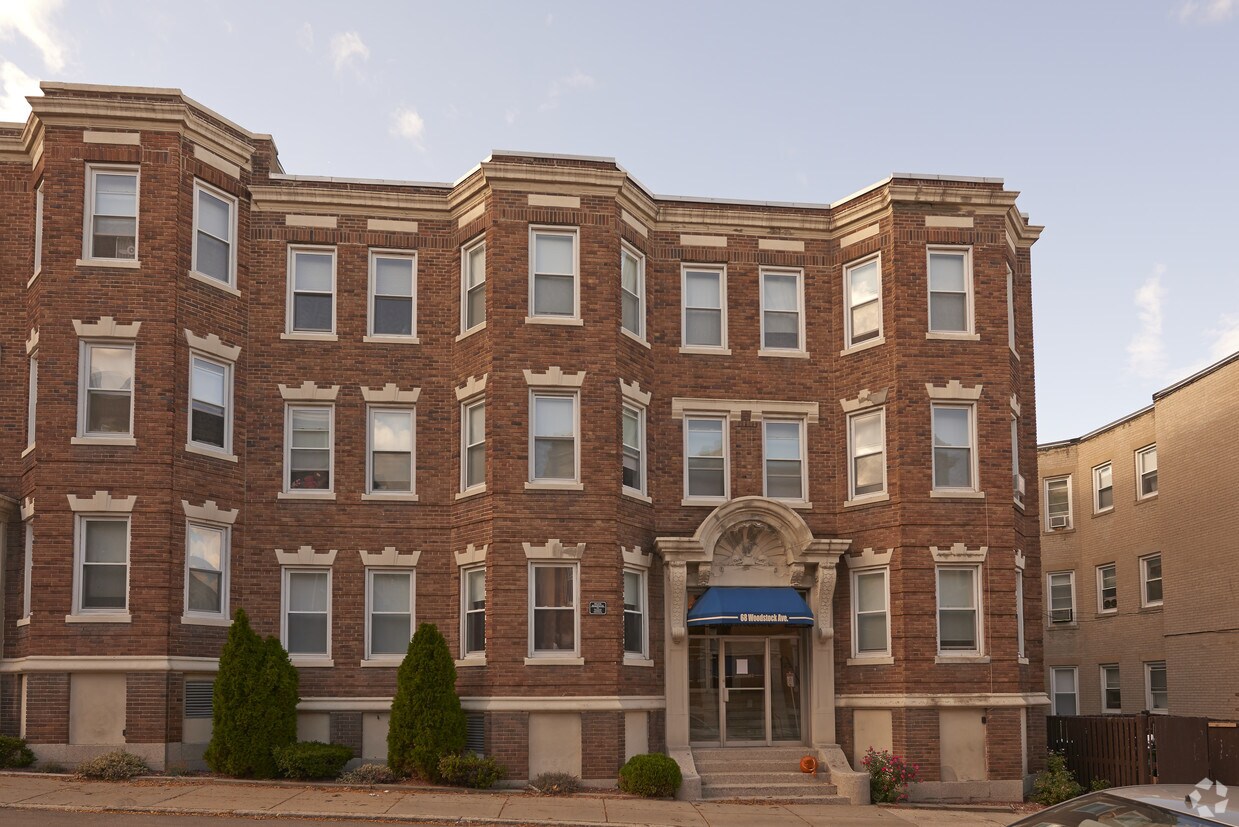 Building Photo - 68 Woodstock Ave
