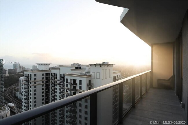Foto del edificio - 55 SW 9th St