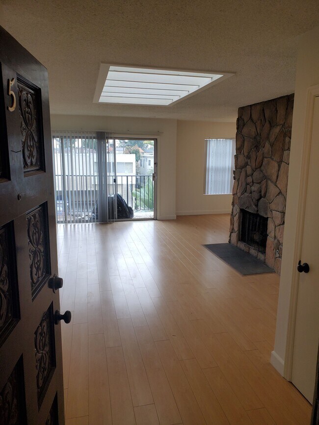 Foto del edificio - 12611 Caswell Ave