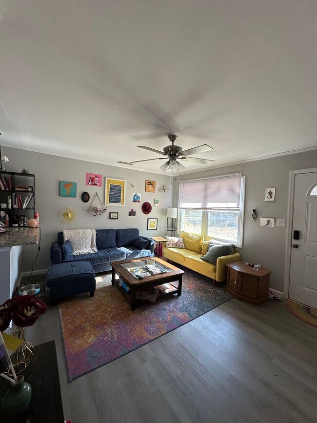 Foto del edificio - 4 Bedroom house on the East-side, Move-in August 10th 2026