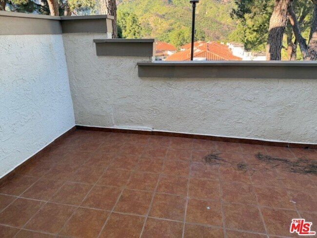 Foto del edificio - 17142 Palisades Cir