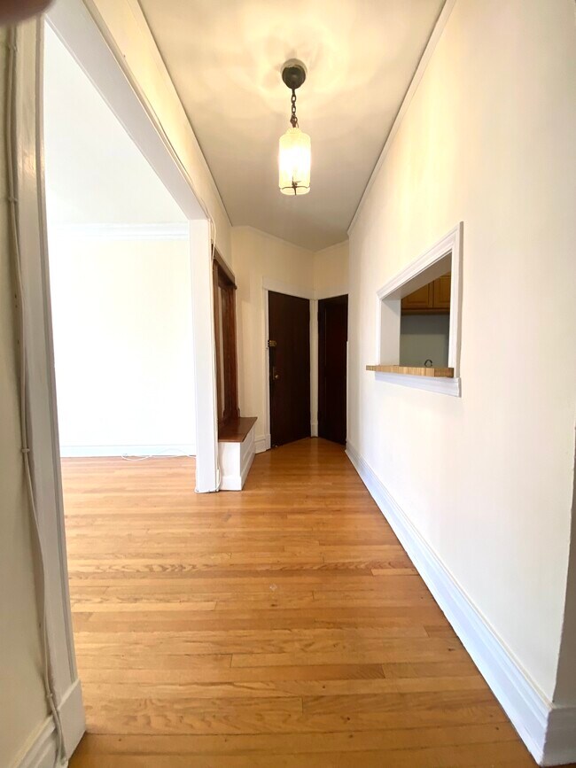 The Rosemont Apartments 12141224 W Rosemont Ave Chicago, IL