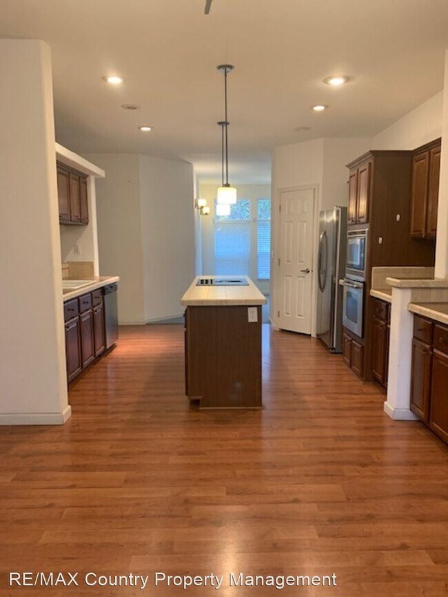 Building Photo - 4 br, 3 bath House - 7412 Harts Lake Rd S