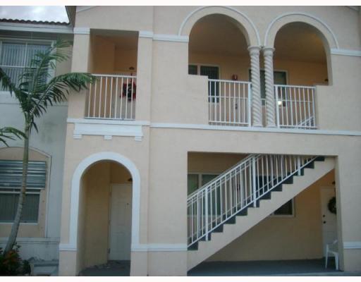 Building Photo - 2650 SE 16th Terrace