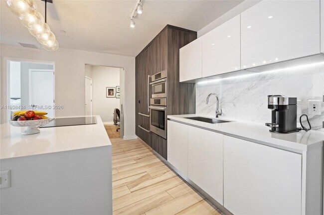 Foto del edificio - 851 NE 1st Ave