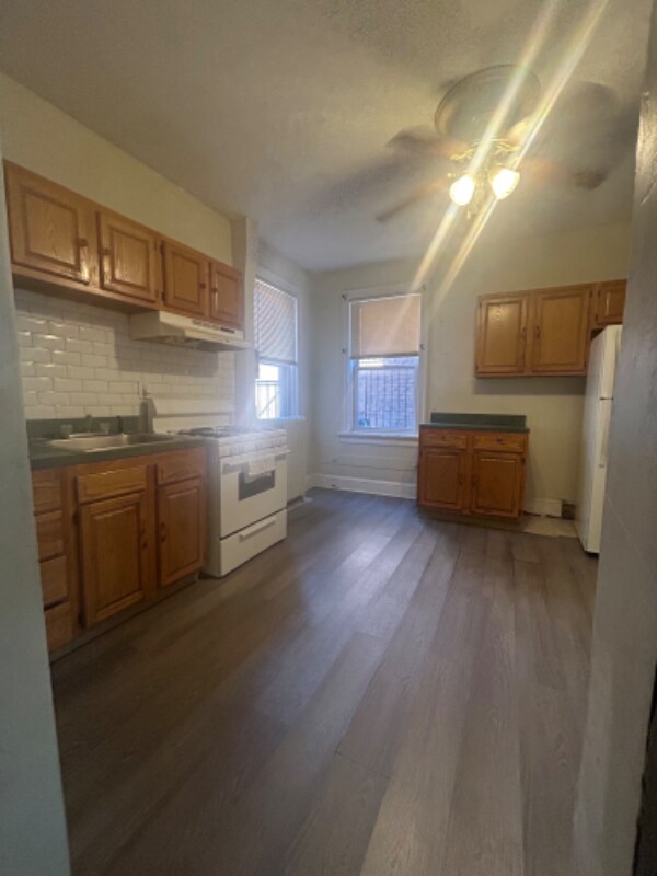 Primary Photo - 233 Hamilton Ave