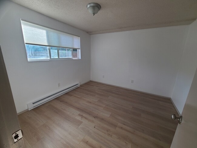 750 Room - 1920 S Fawn Dr