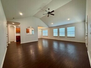 Building Photo - 508 Eagle Dr NE