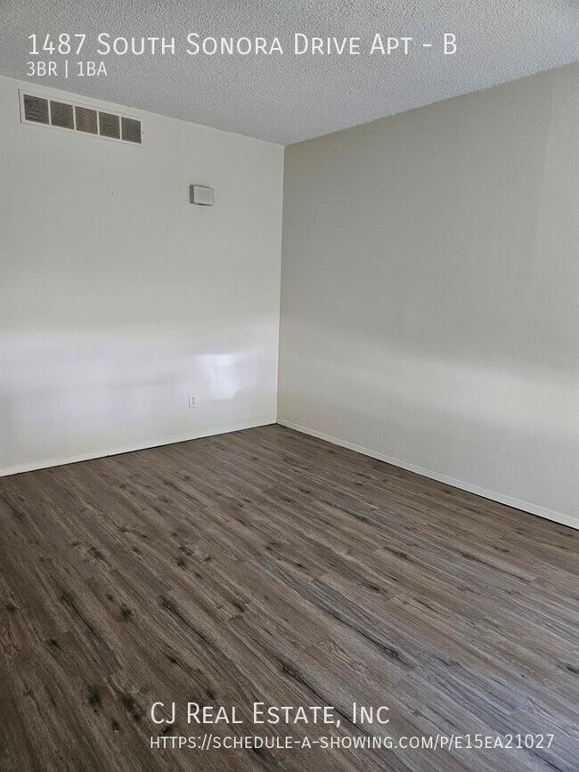 Foto del edificio - 1487 S Sonora Dr