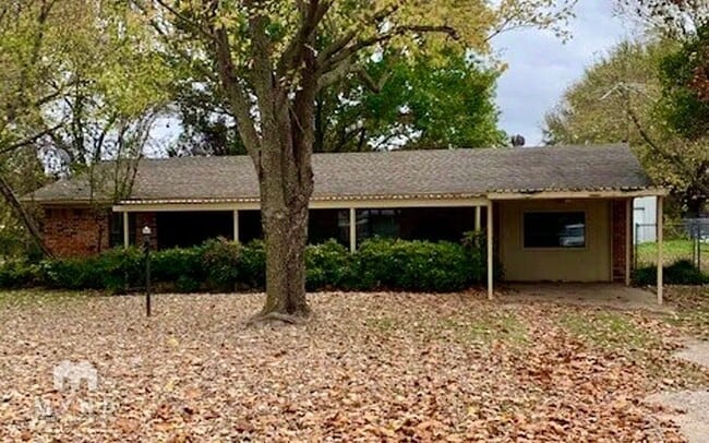Building Photo - 317 Berryhill Dr