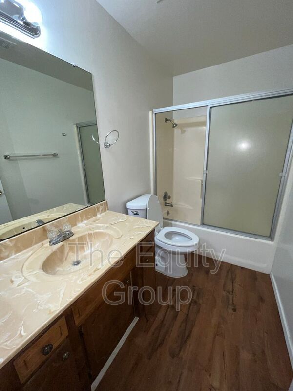 Foto del edificio - 1098 N Freedom St