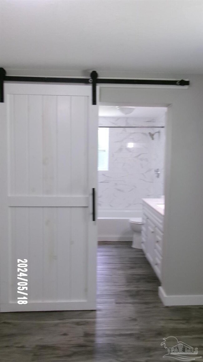 Foto del edificio - 371 Cain Ave