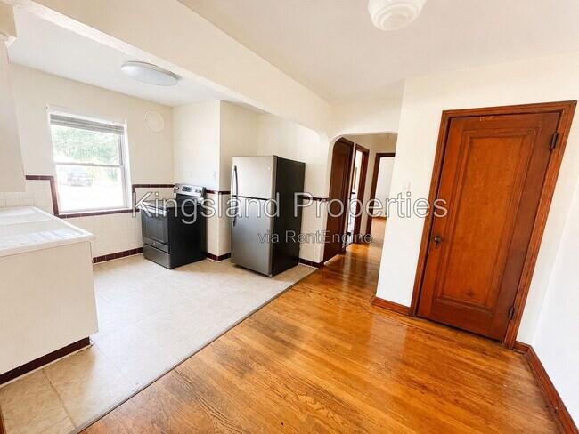 Building Photo - 3841 Kingsland Ct
