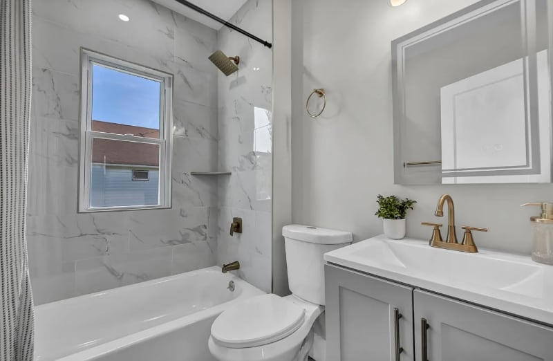 11125 Melba Ave Cleveland, OH 44104 – photo 3