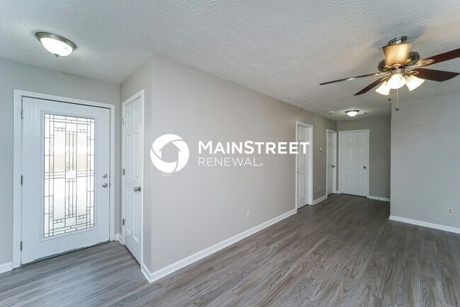 Foto del edificio - 3 Bedroom Pet-Friendly Home in Louisville, KY with Main Street Renewal