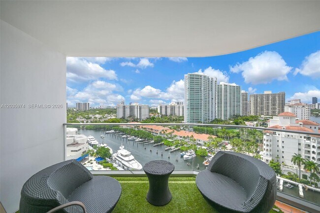 Foto del edificio - 19707 Turnberry Way