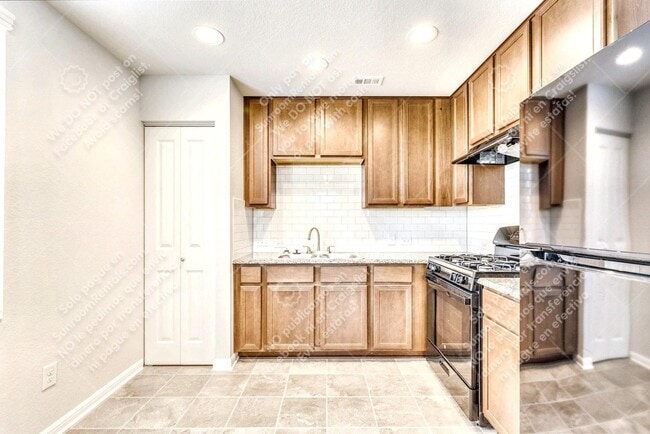 Building Photo - 1628 Arbor Knot Dr