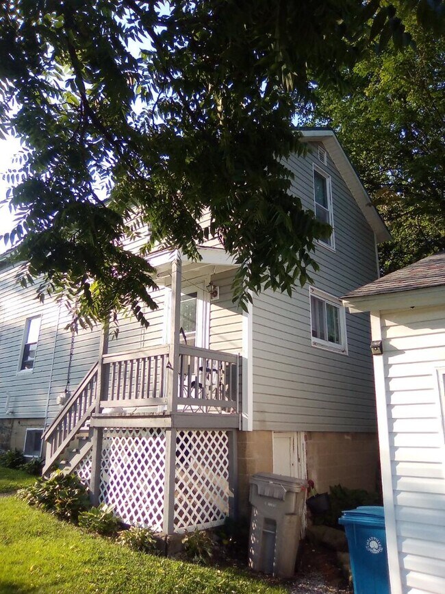 Foto del edificio - 703 1/2 Highland Ave