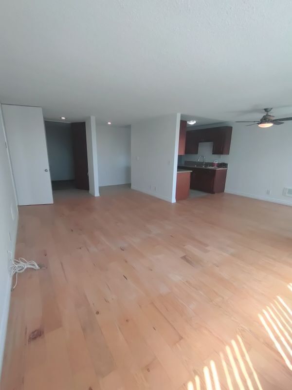 Building Photo - 5950 Canterbury Dr