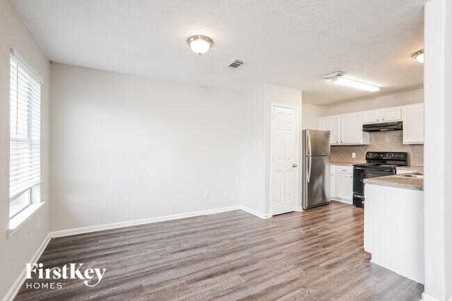 Foto del edificio - 13988 Buckskin Dr