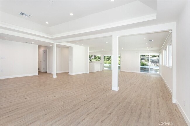 Foto del edificio - 6419 Valley Cir Terrace