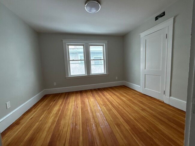 Building Photo - 105 Woods Ave
