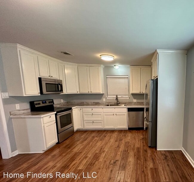 Building Photo - 3 br, 1.5 bath House - 8378 Robert St.