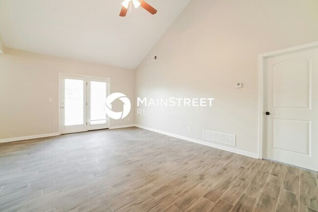 Building Photo - 3 Bedroom Pet-Friendly Home in Horn Lake, MS with Main Street Renewal