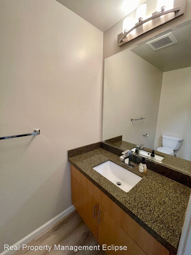 Building Photo - 2 br, 2.5 bath House - 15100 6th Ave. SW #304