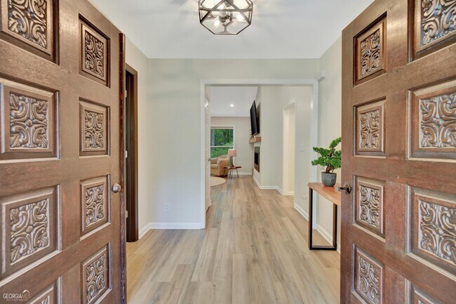Foto del edificio - 213 Oakmount Dr