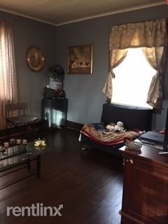 Primary Photo - 9 Pershing Dr