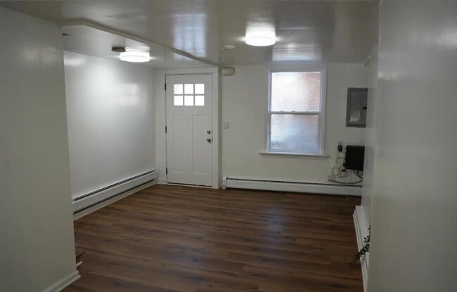 Building Photo - 40 Van Reypen St